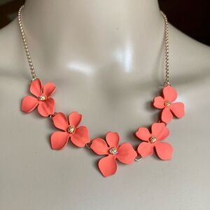 DOGWOOD floral necklace 
